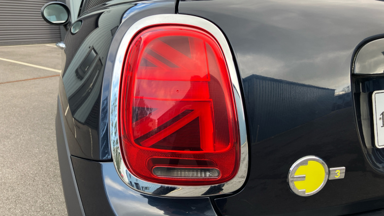 MINI Hatchback 135kW Cooper S Level 3 33kWh 3dr Auto Electric Hatchback